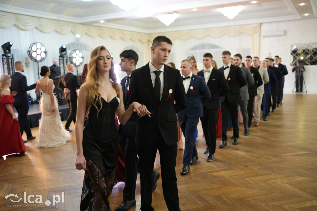 Mundurowa elegancja w Lubinie. Studniówka VII LO