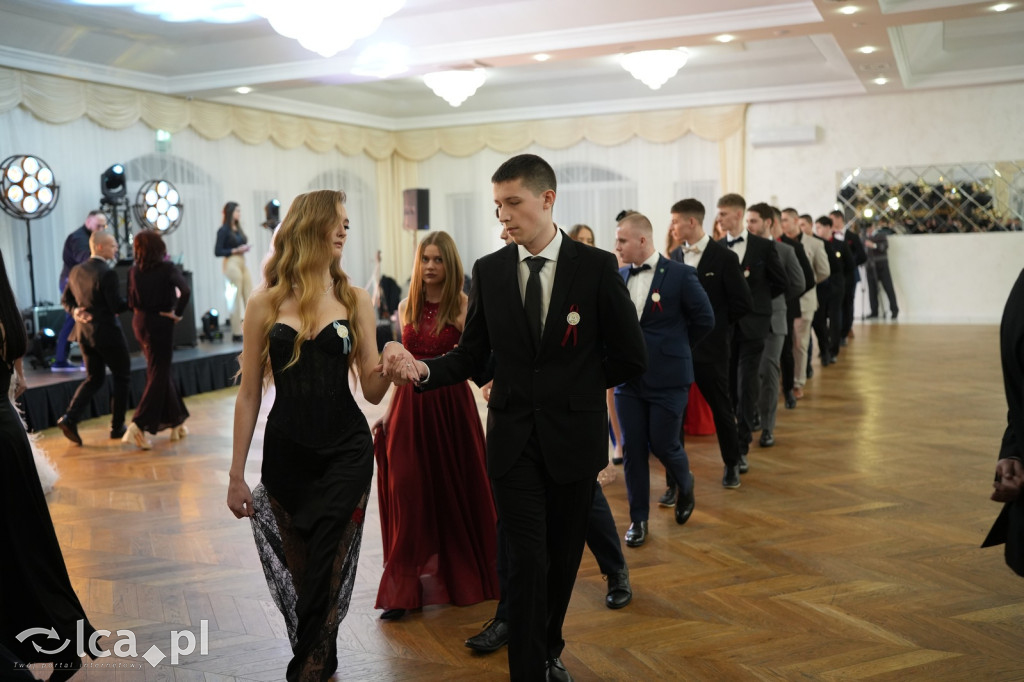 Mundurowa elegancja w Lubinie. Studniówka VII LO