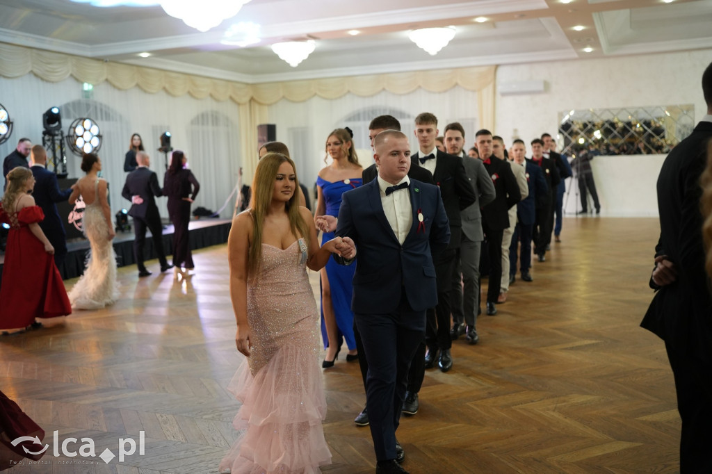 Mundurowa elegancja w Lubinie. Studniówka VII LO