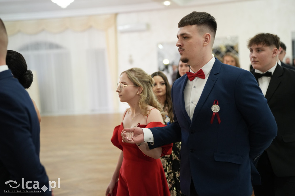 Mundurowa elegancja w Lubinie. Studniówka VII LO