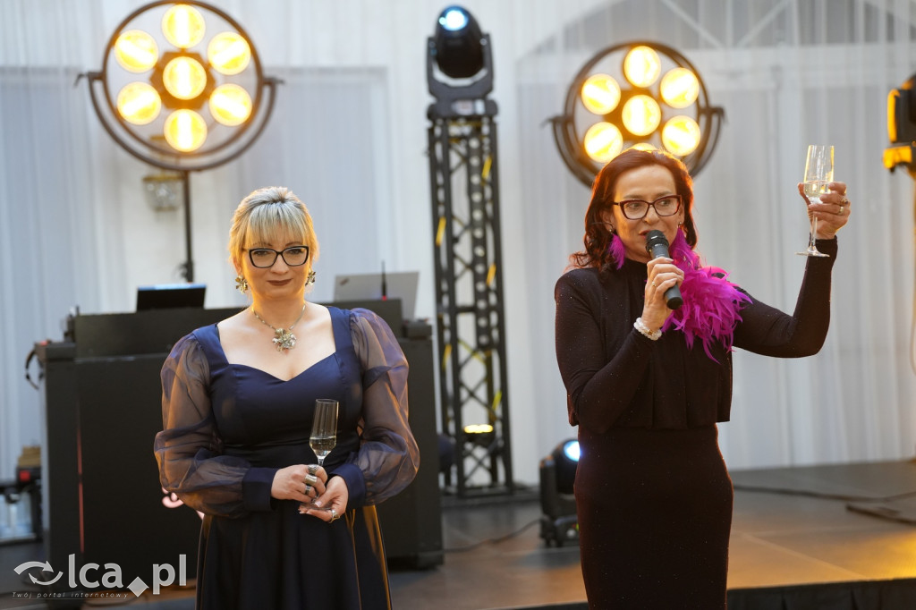 Mundurowa elegancja w Lubinie. Studniówka VII LO