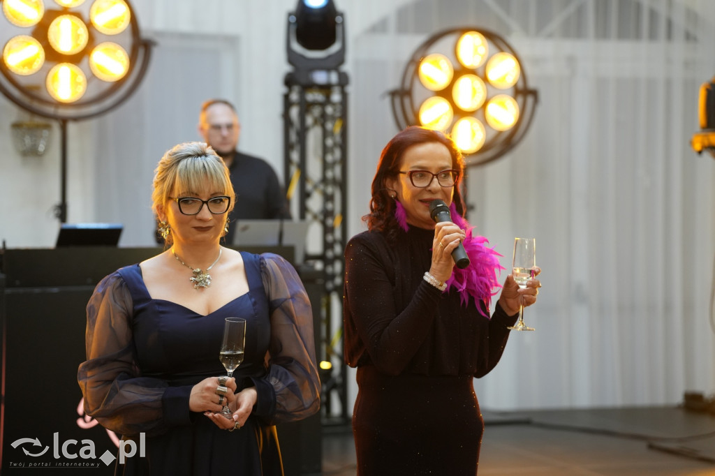 Mundurowa elegancja w Lubinie. Studniówka VII LO