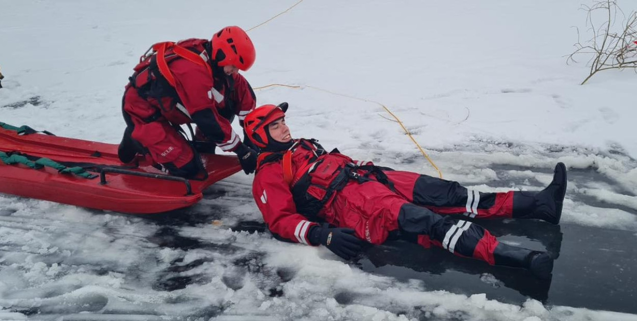 Ćwiczenia ratownictwa lodowego w Kunicach​
