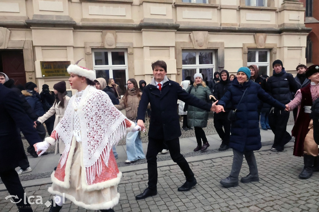 Maturzyści zatańczyli Poloneza Witelona