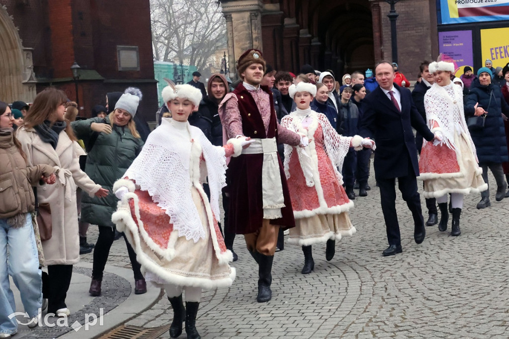 Maturzyści zatańczyli Poloneza Witelona