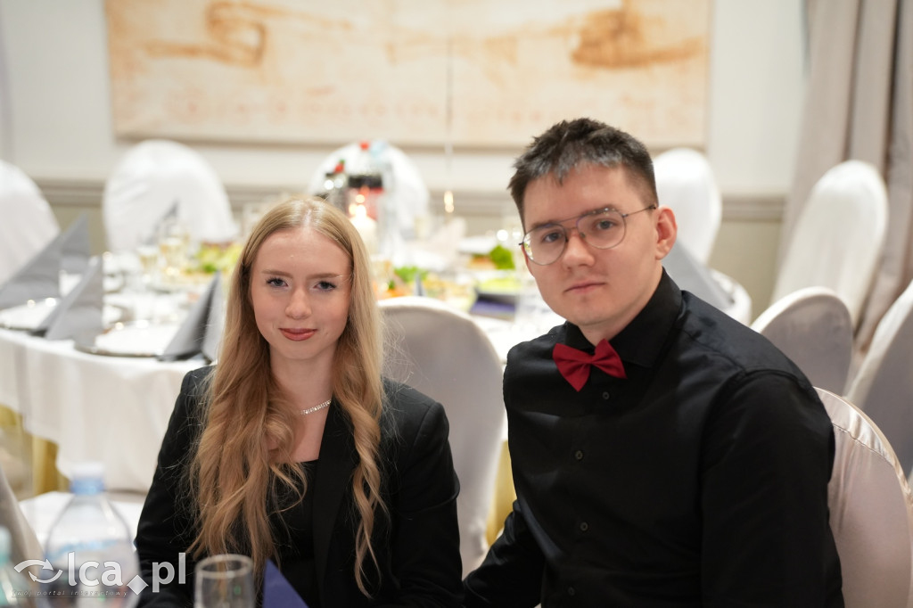 Odłożyli książki na bok. Tak bawiło się II LO