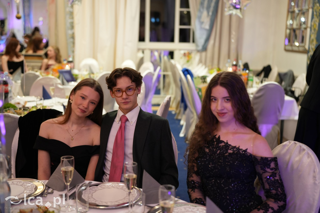 Odłożyli książki na bok. Tak bawiło się II LO