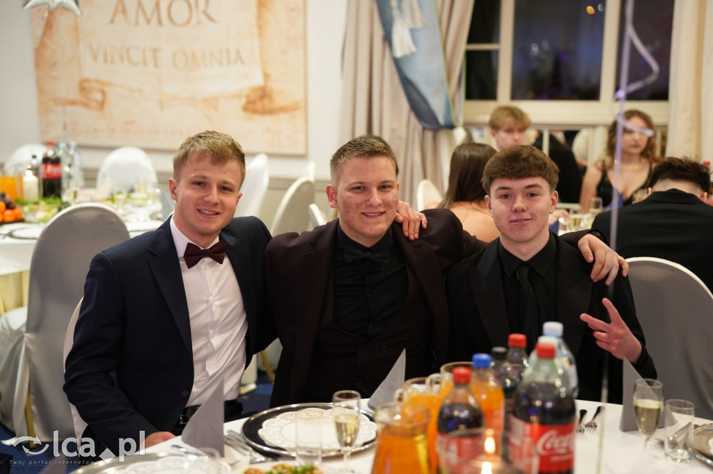 Odłożyli książki na bok. Tak bawiło się II LO