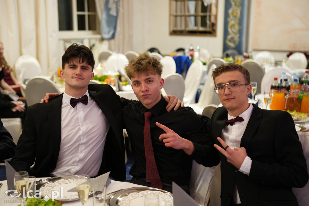 Odłożyli książki na bok. Tak bawiło się II LO