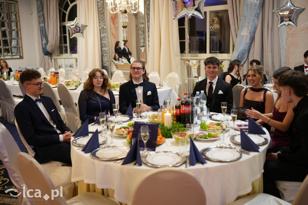 Odłożyli książki na bok. Tak bawiło się II LO