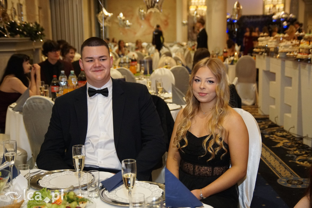 Odłożyli książki na bok. Tak bawiło się II LO