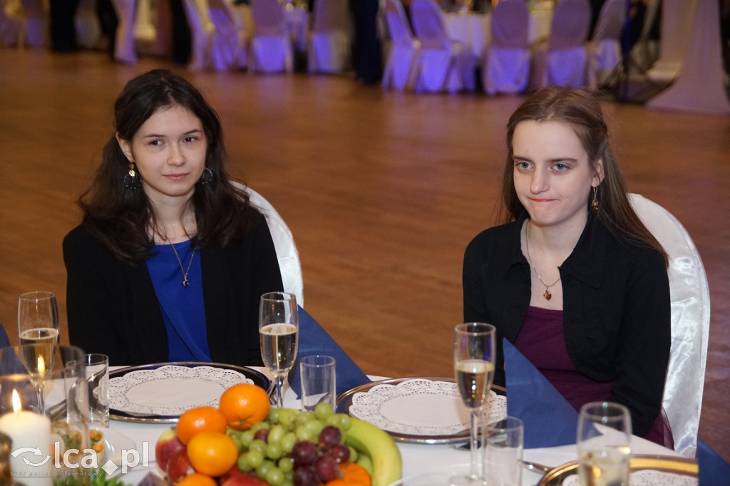 Odłożyli książki na bok. Tak bawiło się II LO