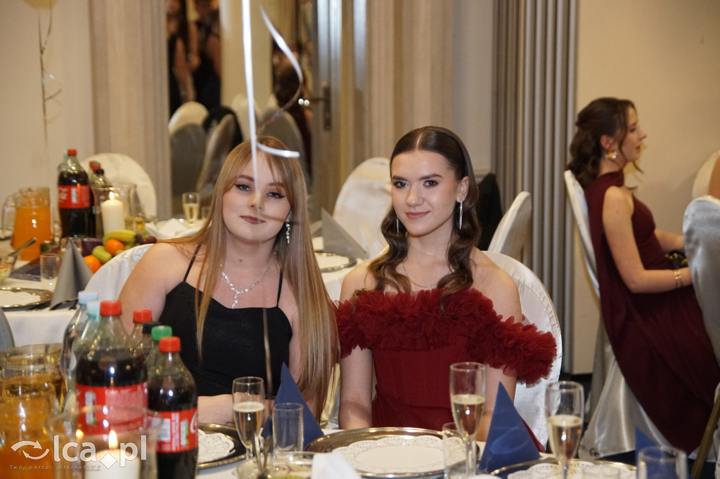 Odłożyli książki na bok. Tak bawiło się II LO