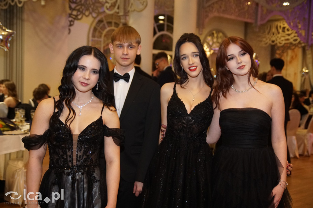 Odłożyli książki na bok. Tak bawiło się II LO