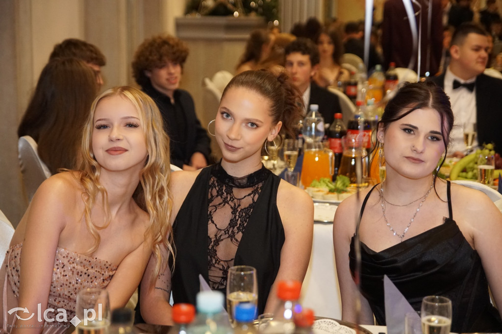 Odłożyli książki na bok. Tak bawiło się II LO