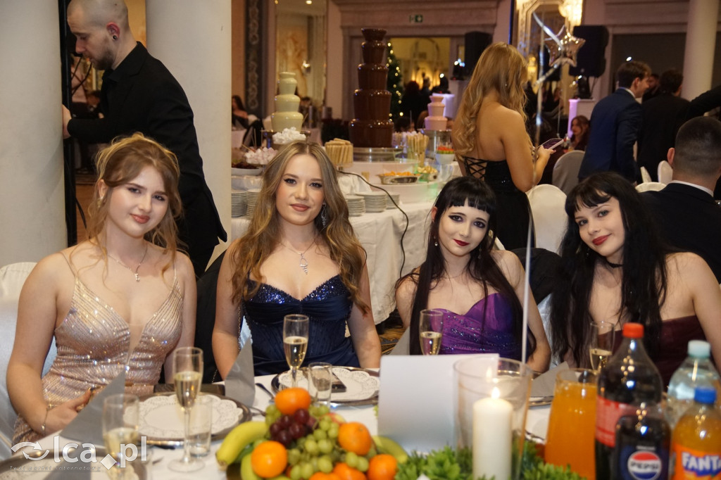 Odłożyli książki na bok. Tak bawiło się II LO