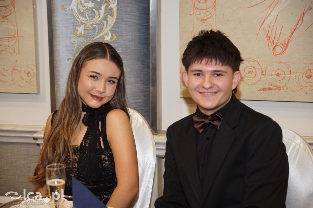 Odłożyli książki na bok. Tak bawiło się II LO