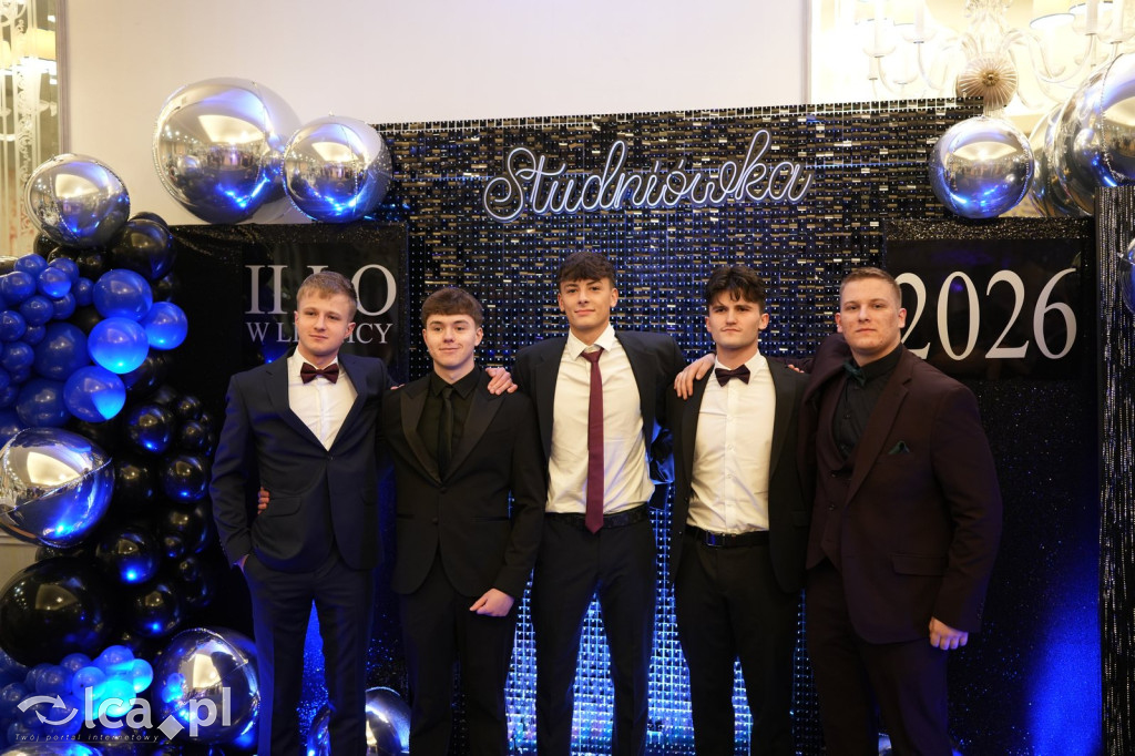 Odłożyli książki na bok. Tak bawiło się II LO