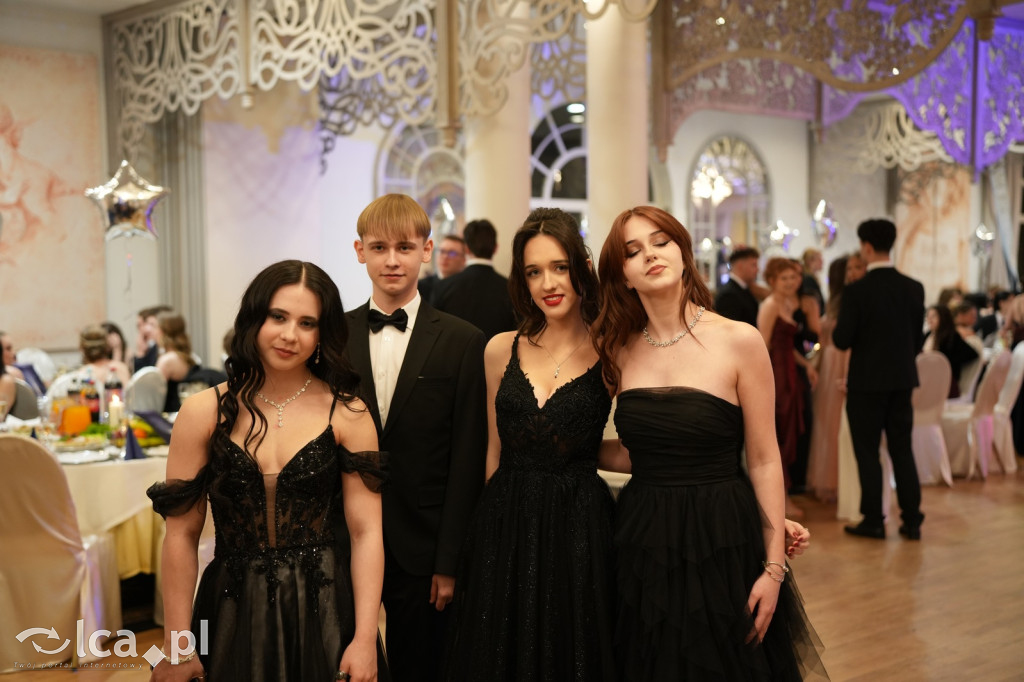 Odłożyli książki na bok. Tak bawiło się II LO