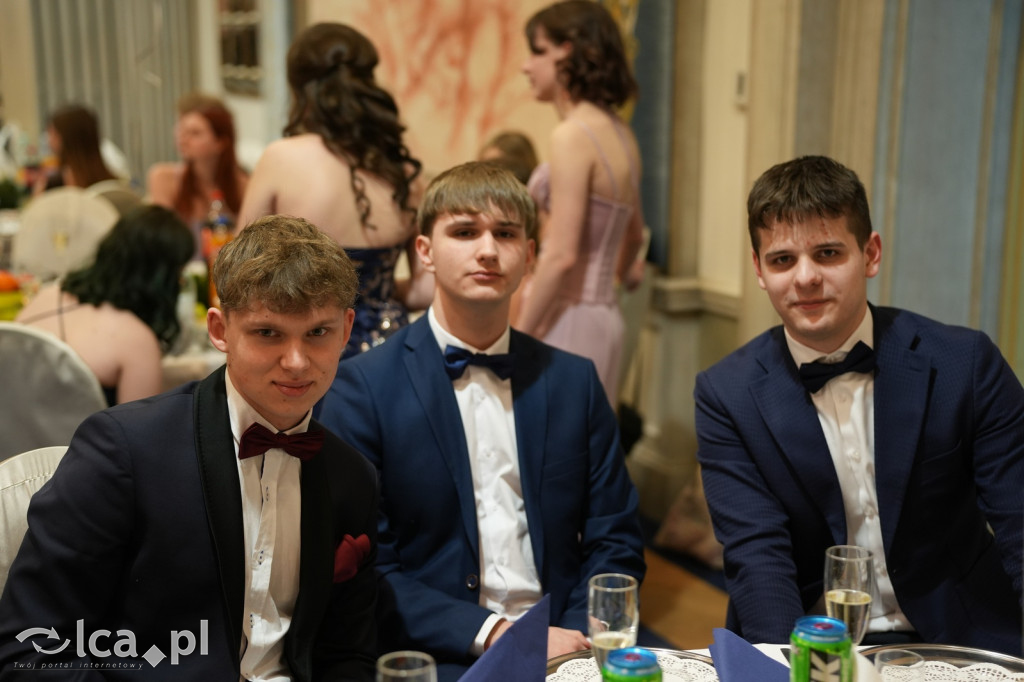 Odłożyli książki na bok. Tak bawiło się II LO