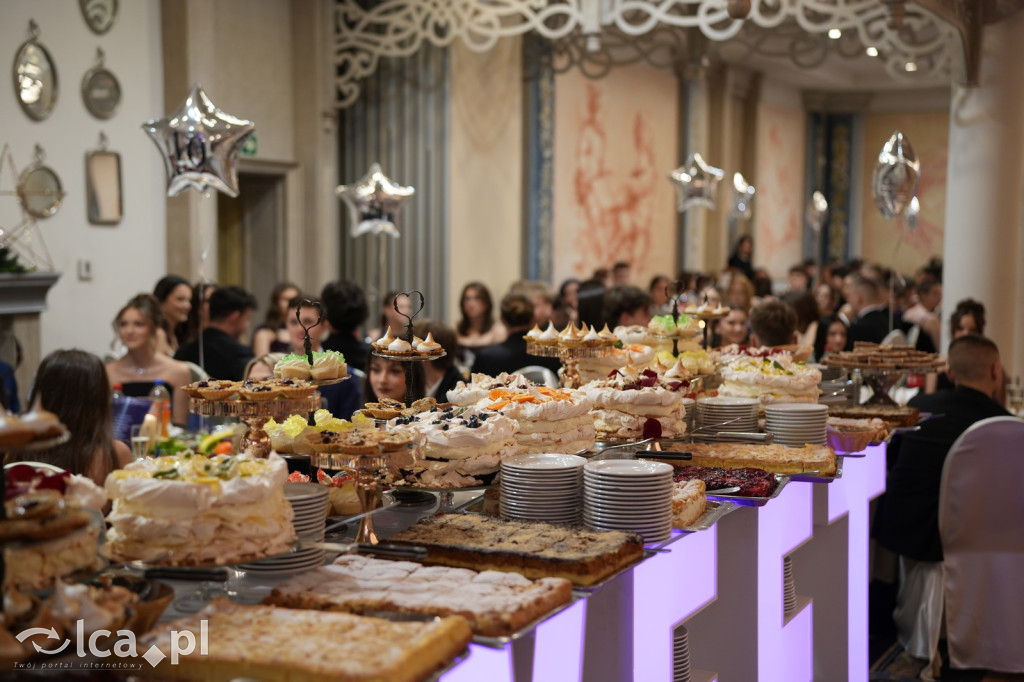 Odłożyli książki na bok. Tak bawiło się II LO