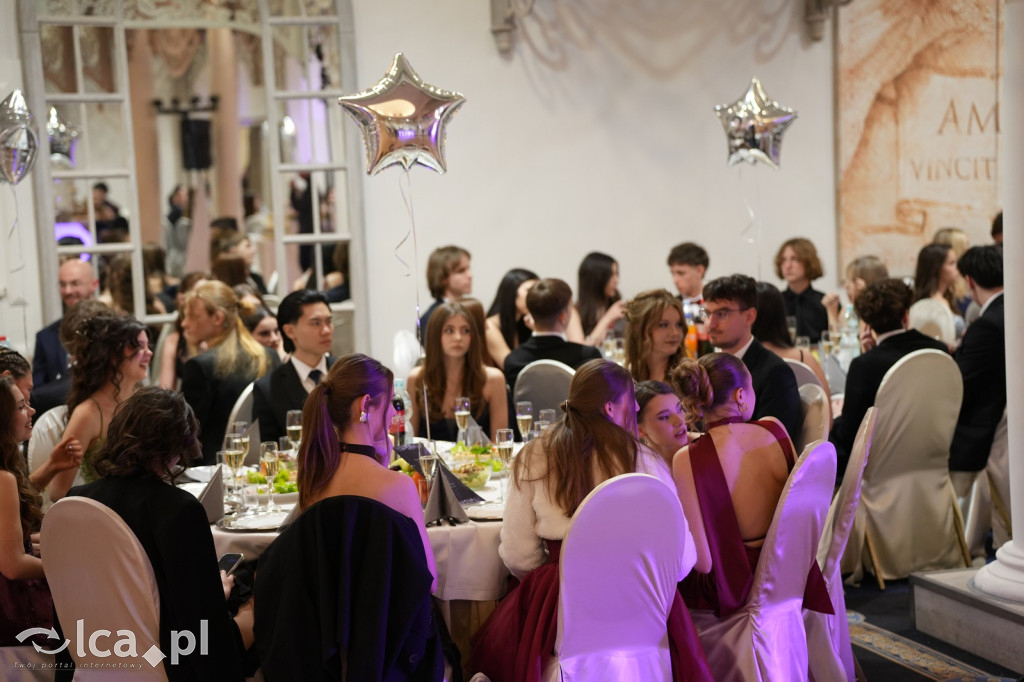 Odłożyli książki na bok. Tak bawiło się II LO