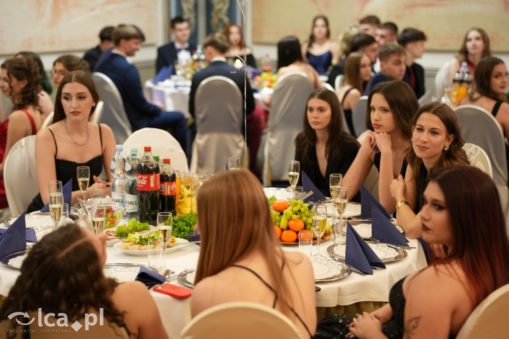 Odłożyli książki na bok. Tak bawiło się II LO