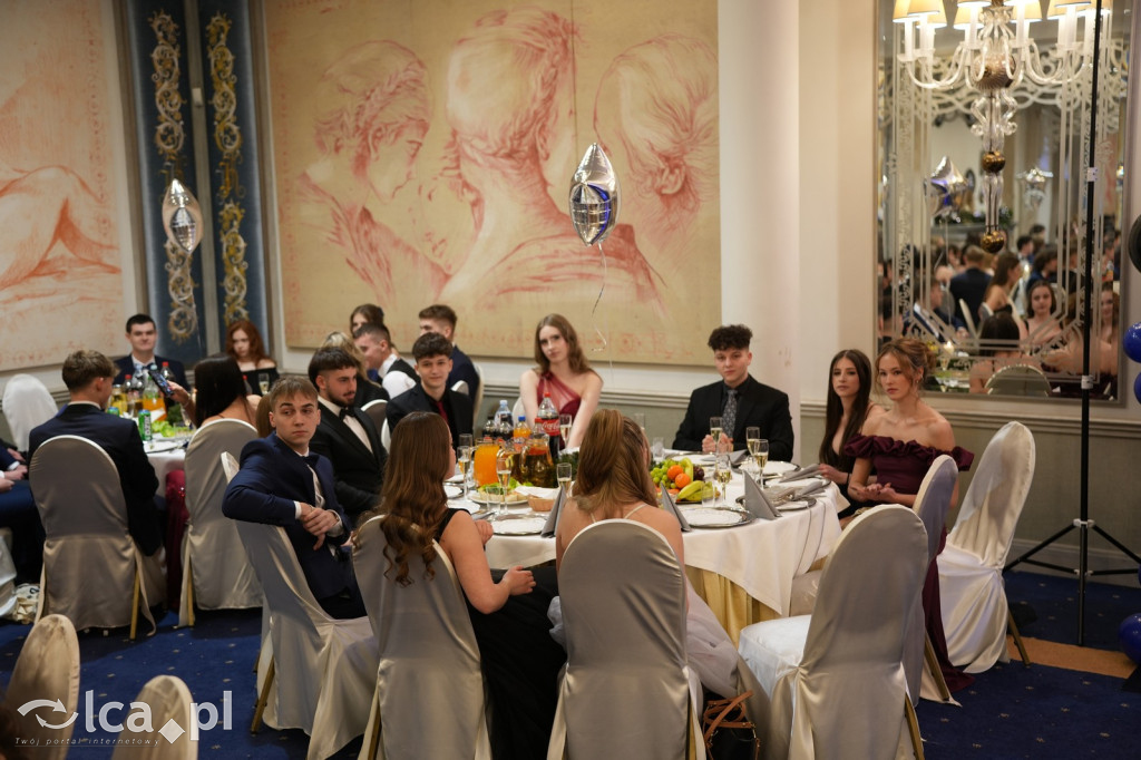 Odłożyli książki na bok. Tak bawiło się II LO