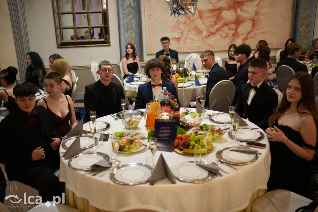 Odłożyli książki na bok. Tak bawiło się II LO