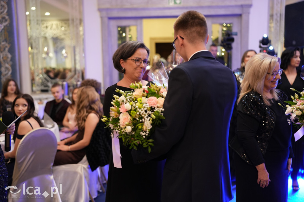 Odłożyli książki na bok. Tak bawiło się II LO