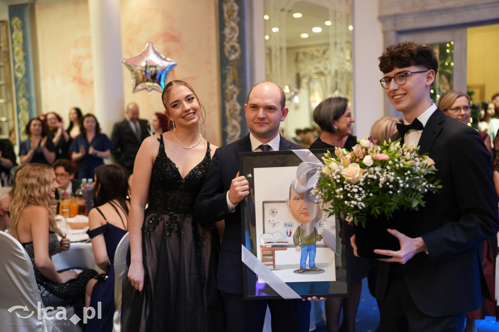 Odłożyli książki na bok. Tak bawiło się II LO