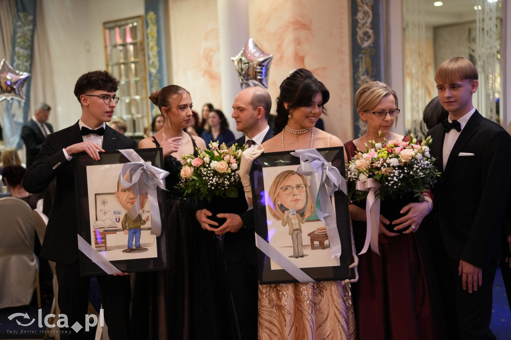 Odłożyli książki na bok. Tak bawiło się II LO