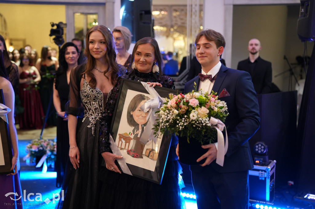 Odłożyli książki na bok. Tak bawiło się II LO