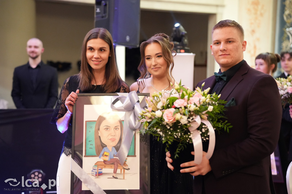 Odłożyli książki na bok. Tak bawiło się II LO