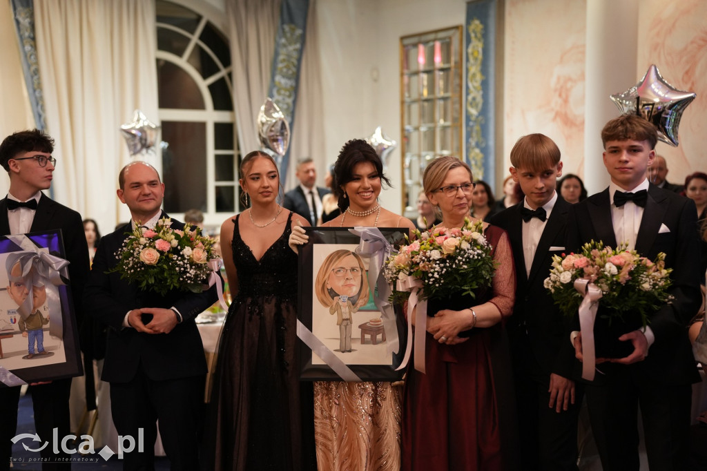 Odłożyli książki na bok. Tak bawiło się II LO