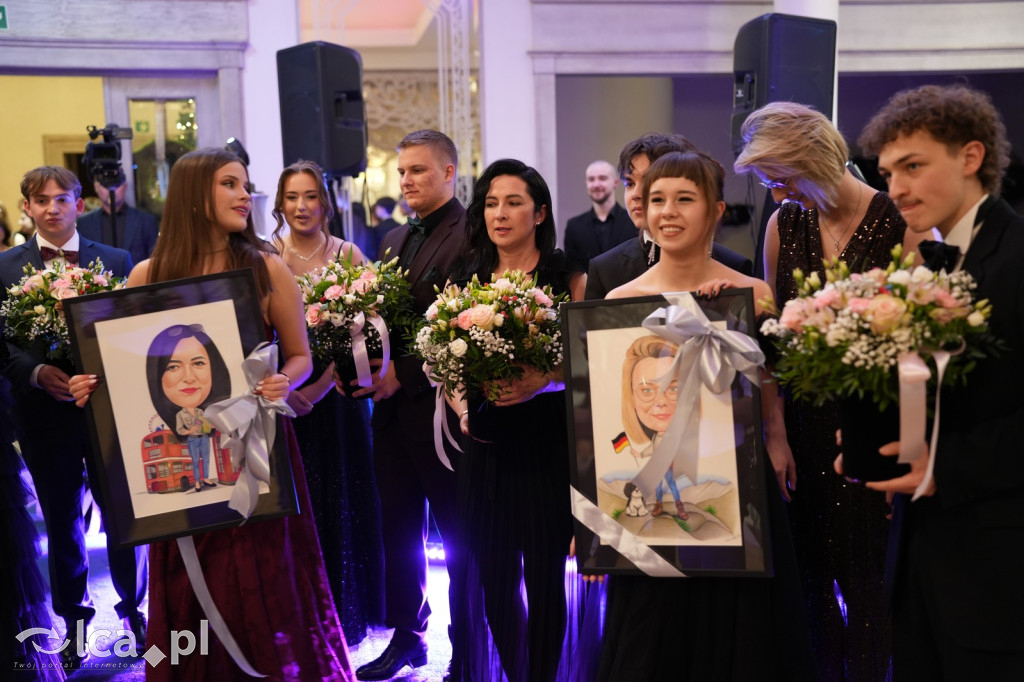 Odłożyli książki na bok. Tak bawiło się II LO