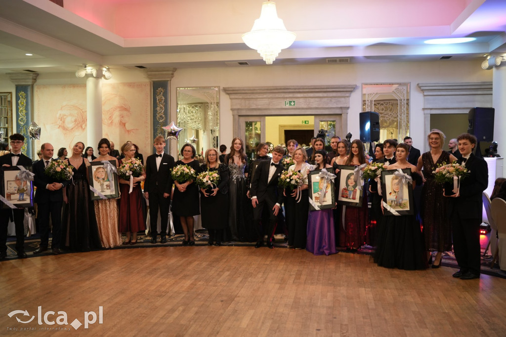 Odłożyli książki na bok. Tak bawiło się II LO