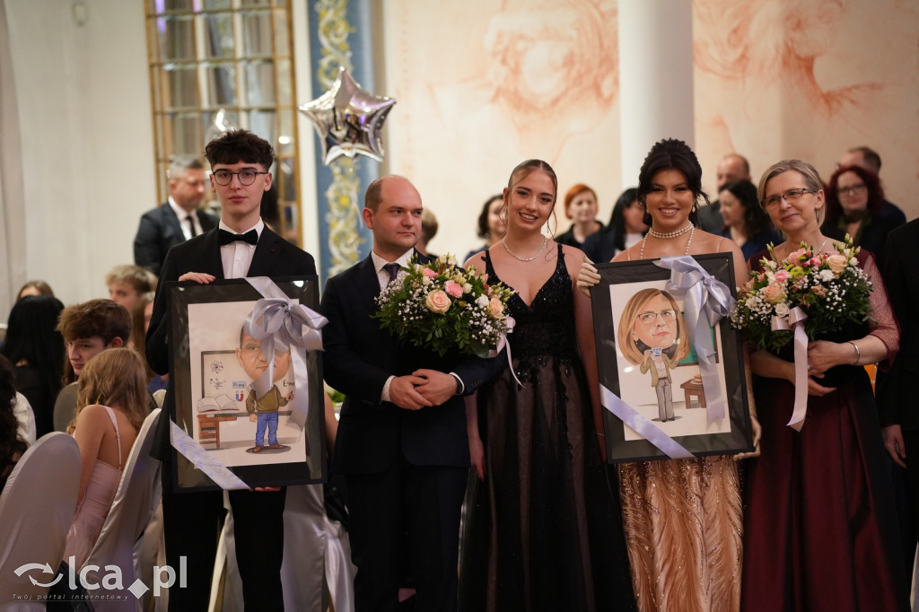 Odłożyli książki na bok. Tak bawiło się II LO