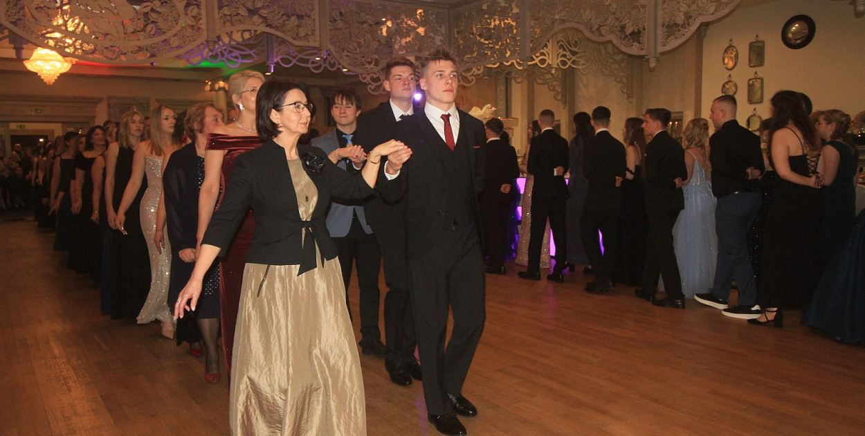 Bal studniówkowy maturzystów „Ekonoma”