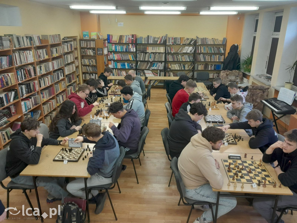 Szkolna biblioteka stała się dla nich domem