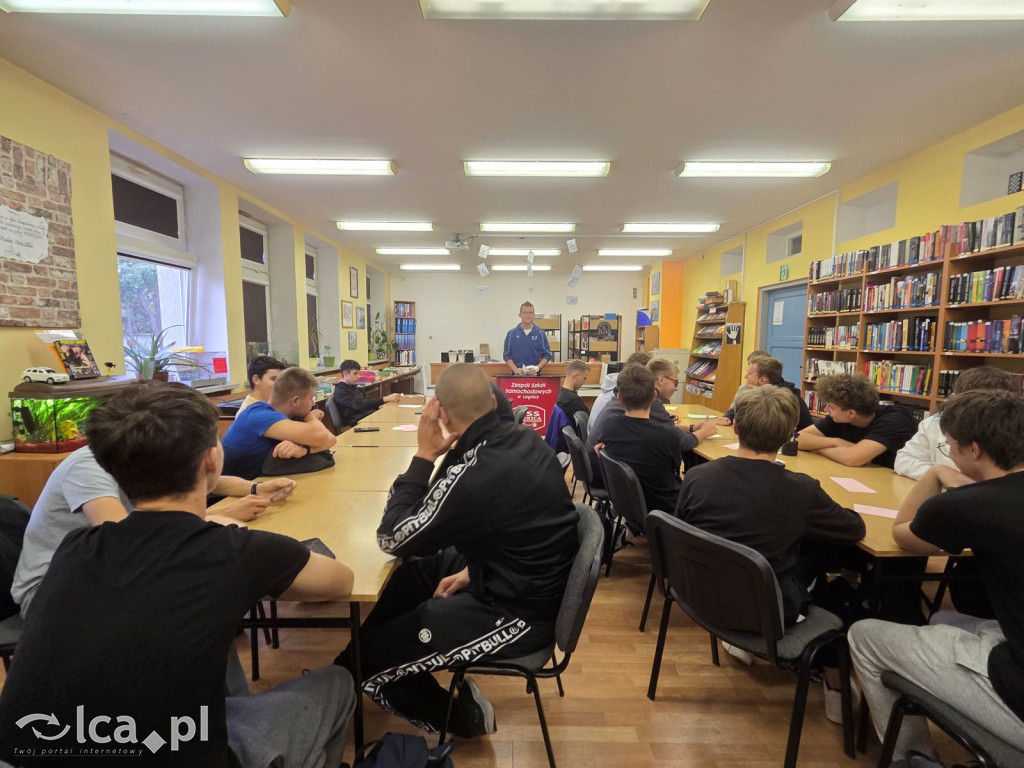 Szkolna biblioteka stała się dla nich domem