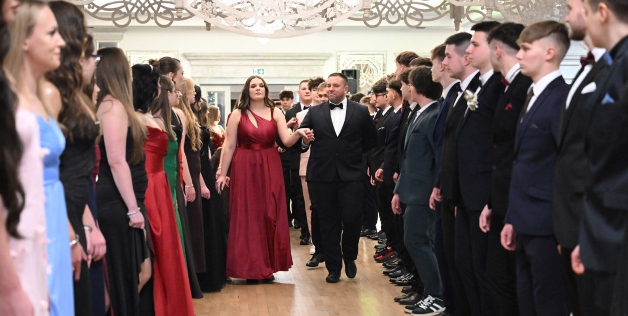 Studniówka ALO i TA. Przed nimi matura