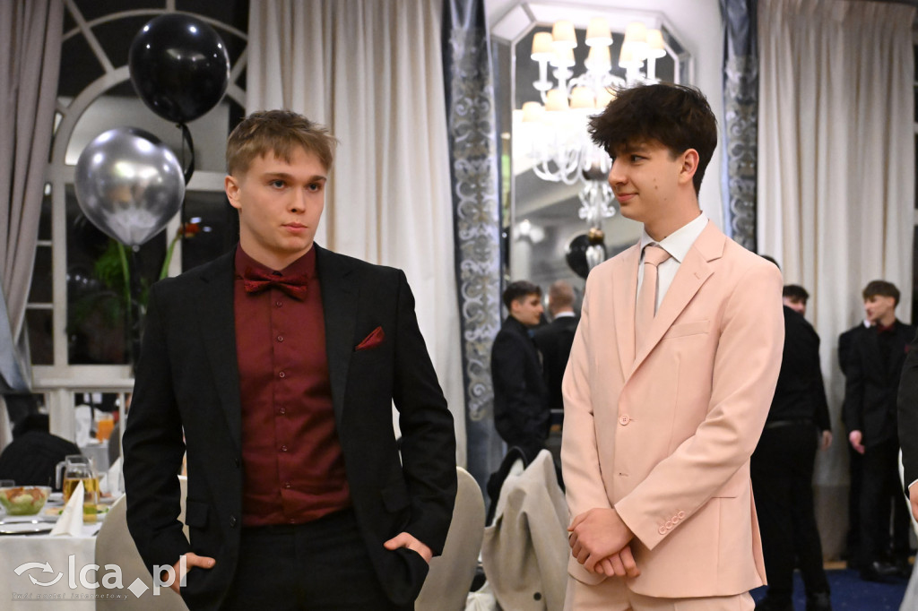 Studniówka ALO i TA. Przed nimi matura