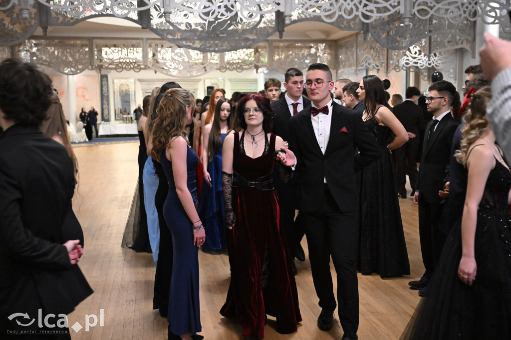 Studniówka ALO i TA. Przed nimi matura