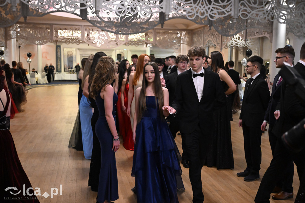 Studniówka ALO i TA. Przed nimi matura