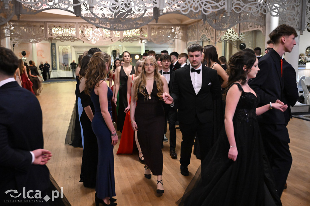 Studniówka ALO i TA. Przed nimi matura