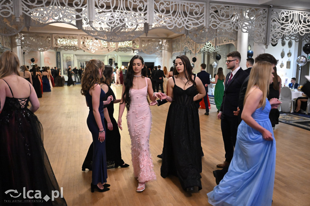 Studniówka ALO i TA. Przed nimi matura