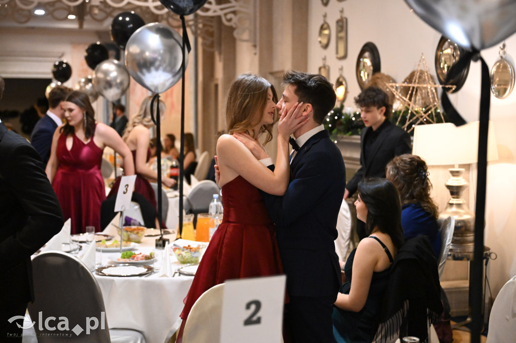 Studniówka ALO i TA. Przed nimi matura