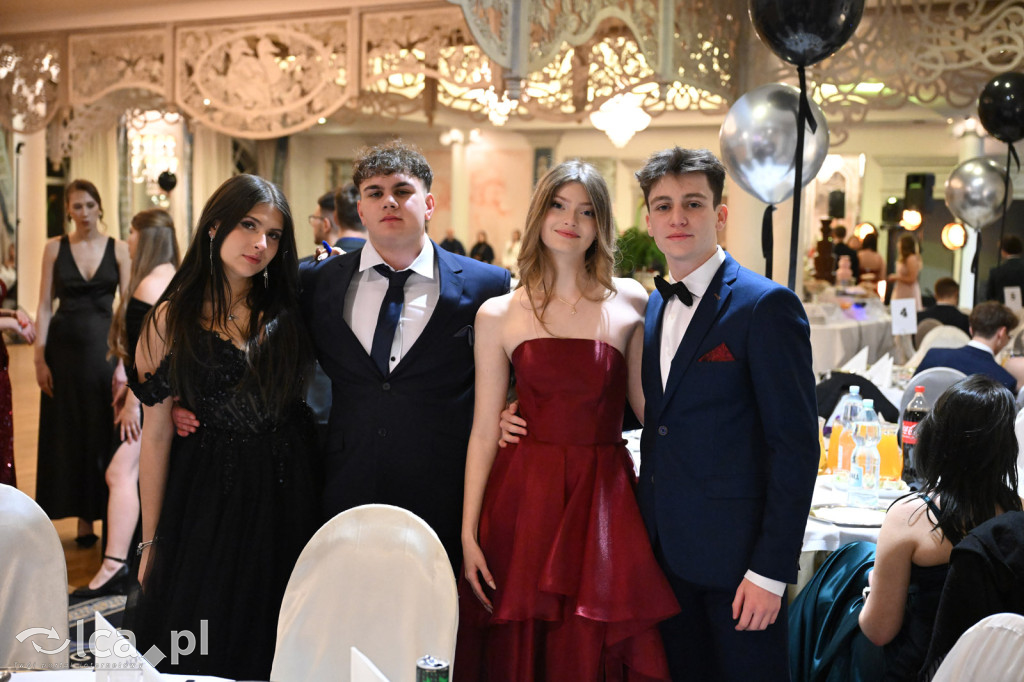 Studniówka ALO i TA. Przed nimi matura