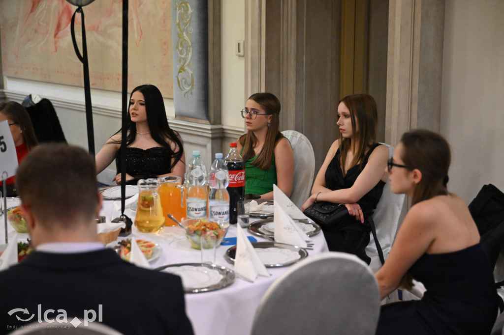 Studniówka ALO i TA. Przed nimi matura